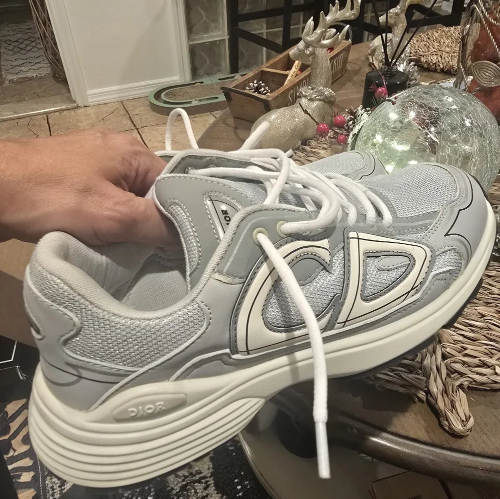 Dior Men's Gray Sneakers - Picture 14 of 17